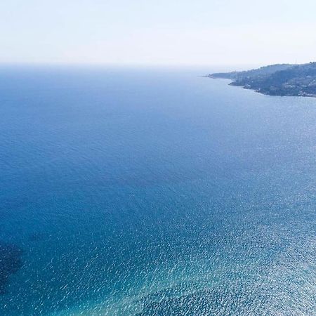 Il Grande Blu - Vista Panoramica Sul Golfo Ospedaletti Exterior foto