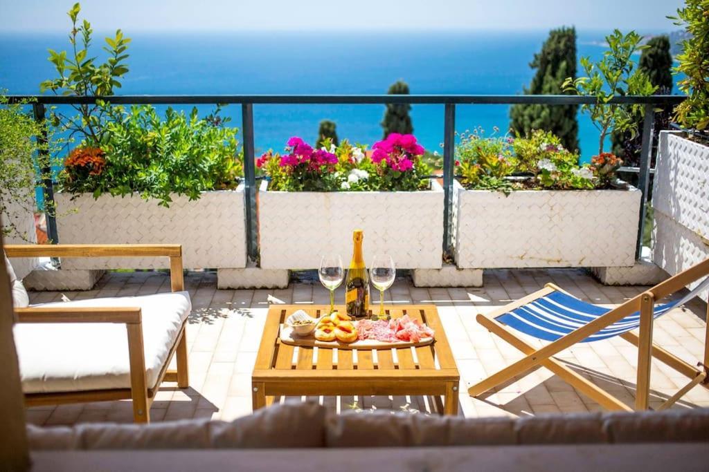 Il Grande Blu - Vista Panoramica Sul Golfo Ospedaletti Exterior foto