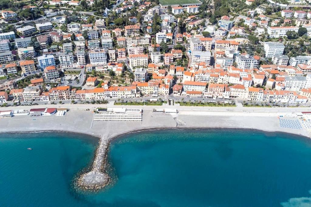 Il Grande Blu - Vista Panoramica Sul Golfo Ospedaletti Exterior foto