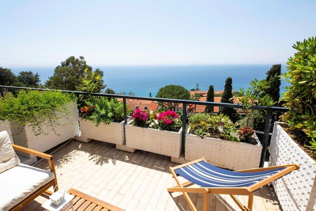 Il Grande Blu - Vista Panoramica Sul Golfo Ospedaletti Exterior foto